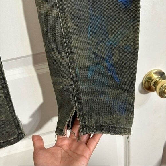 91 COTTON ON THE‎ BOYFRIEND DISTRESSED CAMO PAINT SPLATTER JEANS 8 - Picture 15 of 16